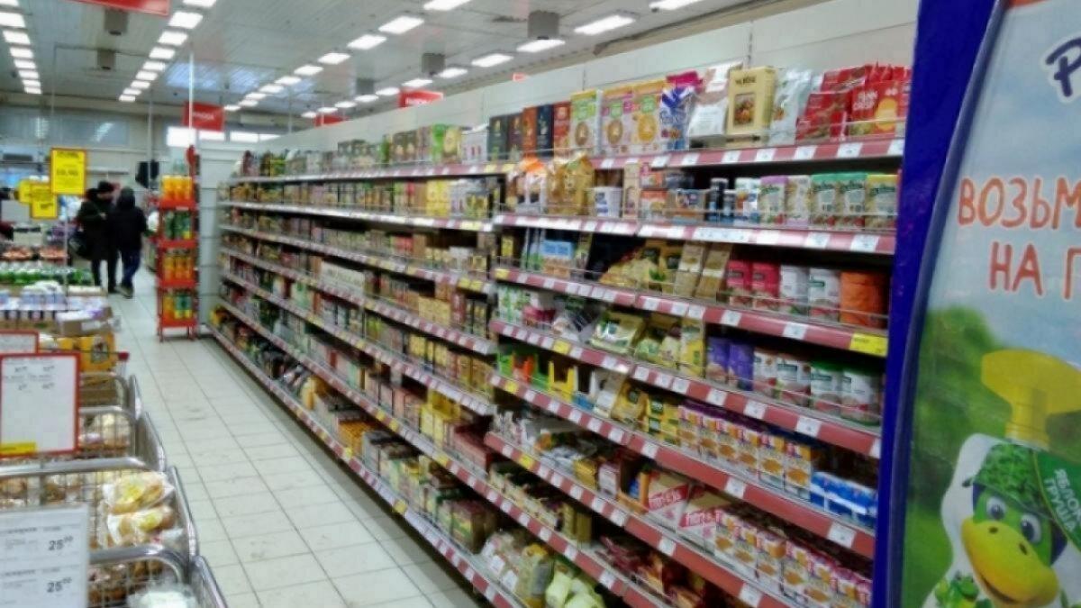 Энгельсские магазины увеличат запас воды из-за масштабной аварии на коллекторе