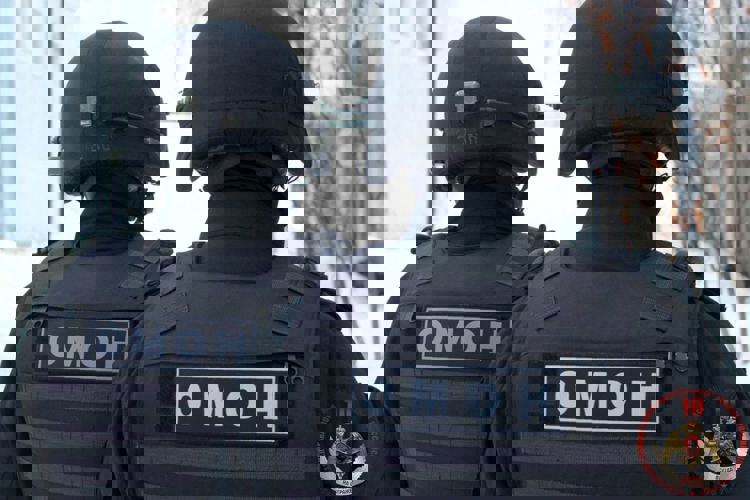 В Архангельске при участии ОМОН «Скорпион» Росгвардии пресечена деятельность наркозакладчика