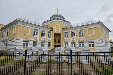 В 21 образовательном учреждении Петродворцового района ведется капитальный ремонт