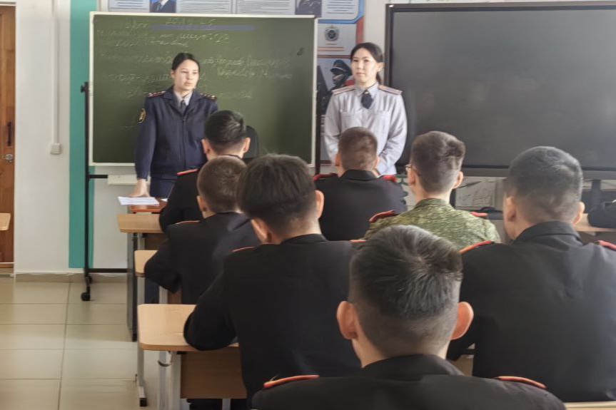 Сотрудники исправительной колонии № 7 провели профориентационную встречу с будущими абитуриентами