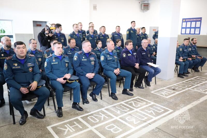 Агитбригада ветеранов МЧС России с концертной программой посетила Херсонскую область