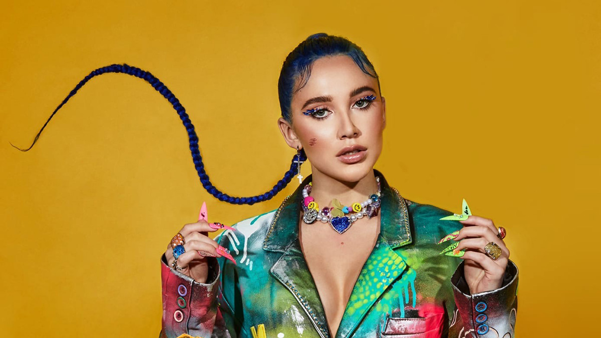 Певица миа бойко. Миа бойка 18. Майя бойко певица. Миа бойка осудила девочку. Миа бойка осудила девочку.