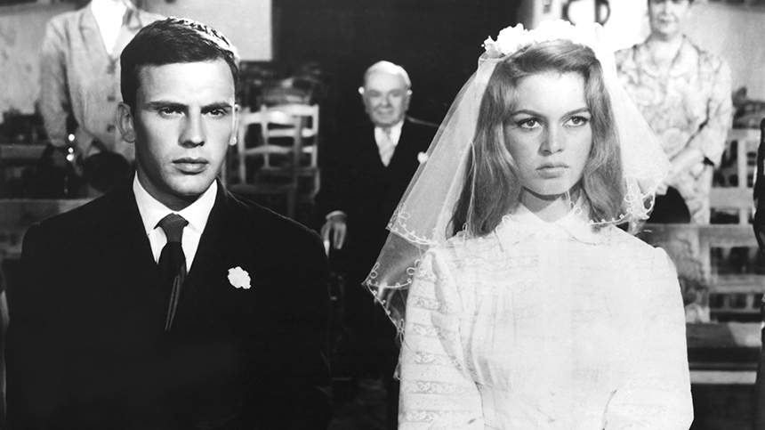 Жан-Луи Трентиньян и Бриджит Бардо в фильме 