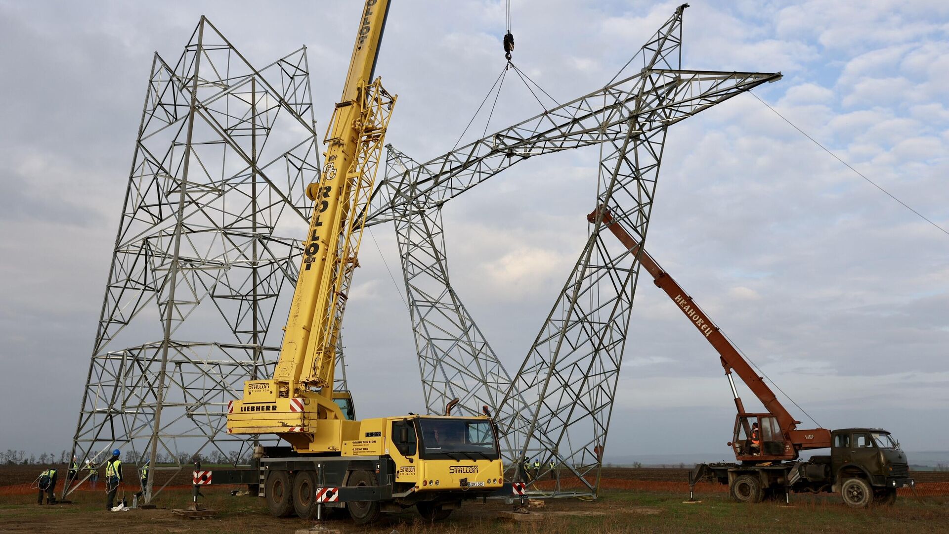 Строительство ЛЭП Вулканешты–Кишинев - Sputnik Молдова, 1920, 20.02.2025