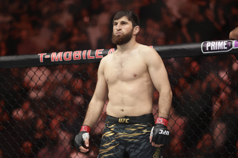 Чемпион UFC из России сенсационно лишился титула на турнире в США