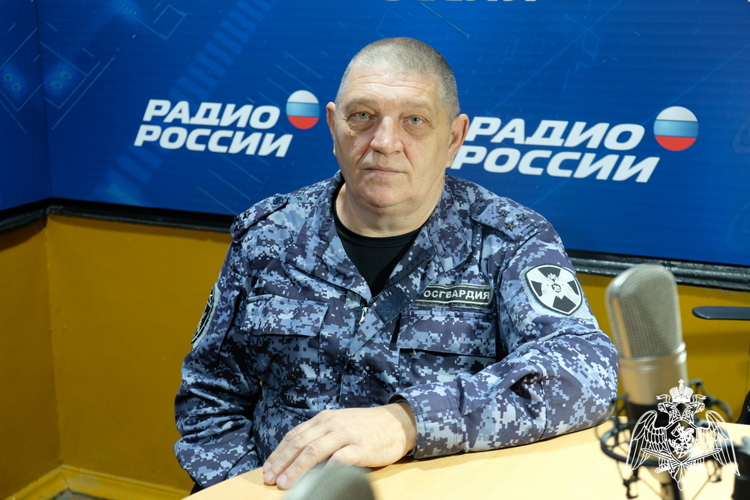 Начальник пресс-службы дагестанского управления Росгвардии стал гостем регионального радио