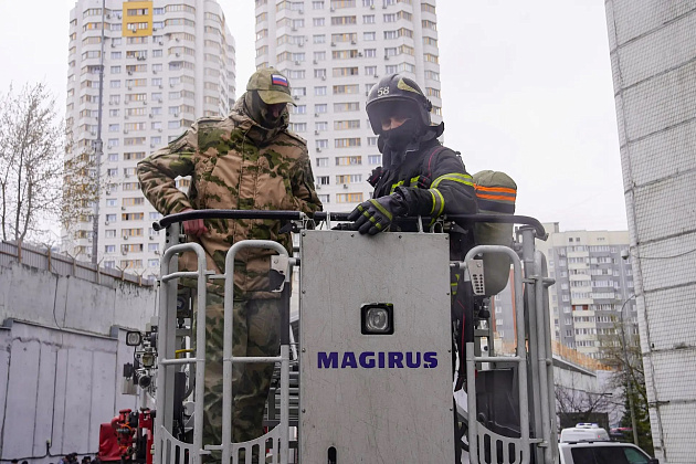 Росгвардейцы совместно с МЧС провели пожарно-тактические учения в столице