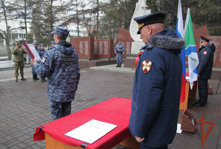 Приведение к присяге новых сотрудников Росгвардии состоялось в Новосибирске 