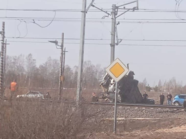 Поезд архангельск москва столкнулся с автобусом