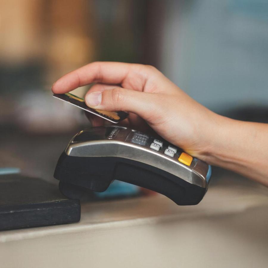 фото: Kandinsky | Платить станет проще. Российским туристам готовят приятный бонус за рубежом