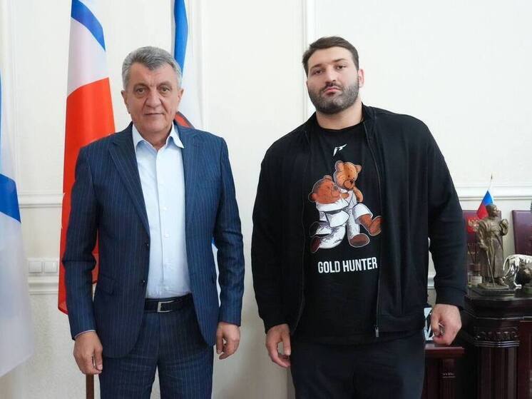 Дзюдоист Инал Тасоев прилетел в Осетию после триумфального выступления на чемпионате мира