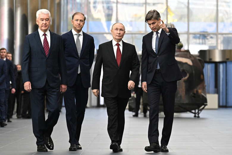 Открытие Национального космического центра.Владимир Путин, Сергей Собянин, Денис Мантуров, Дмитрий Баканов.