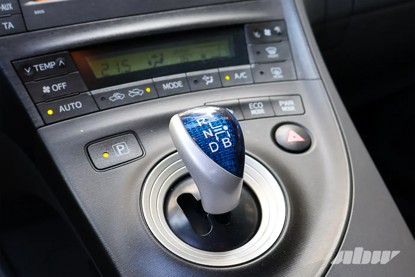 Вайб и экономия: секонд-тест Toyota Prius XW30 с пропановым ГБО