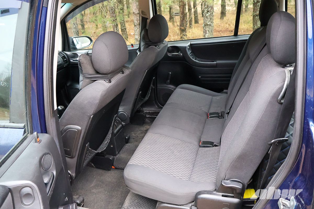 «Сложил задний ряд – и в нее полквартиры влезло»: мнение владельца Opel Zafira