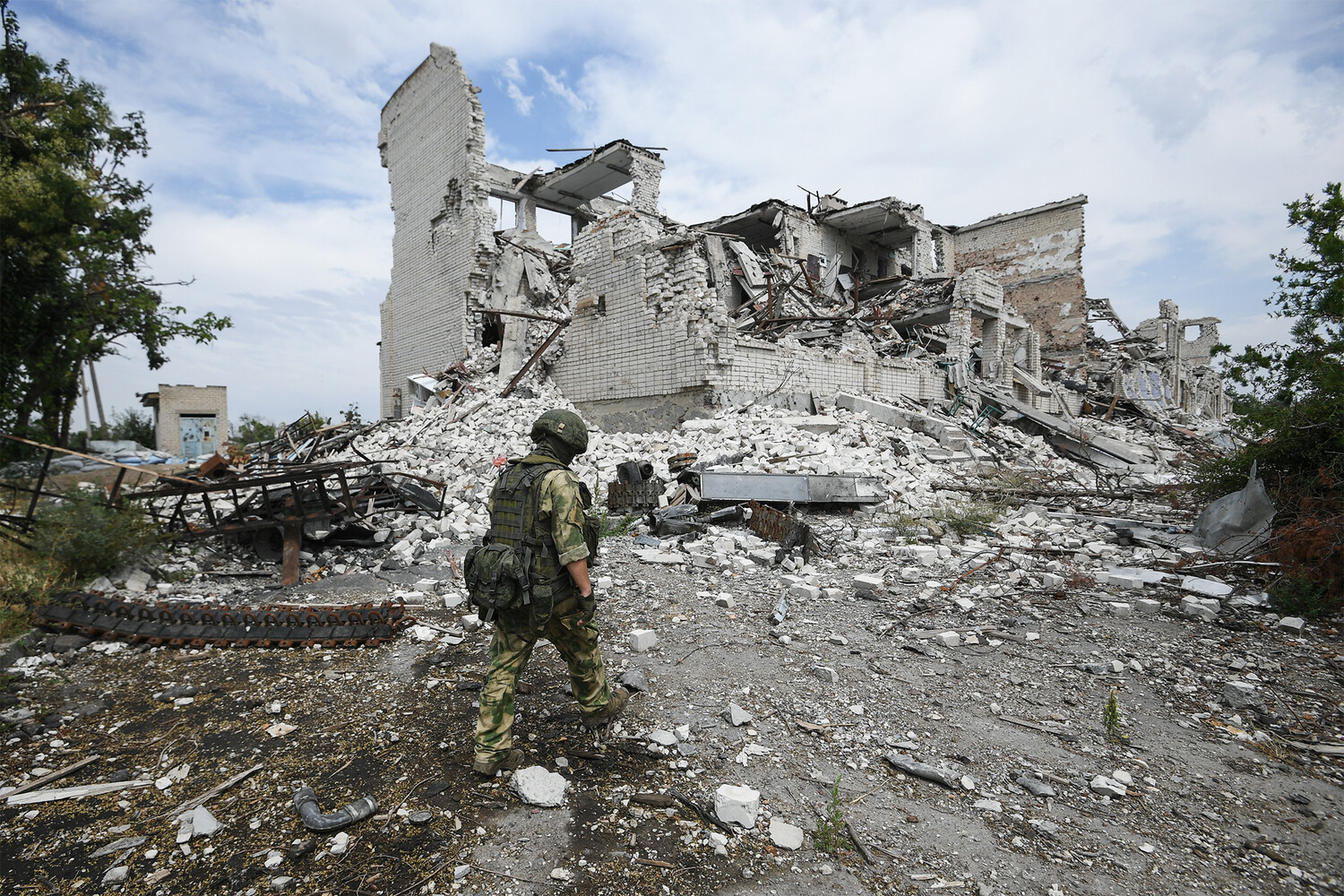 Разрушенный дом. Разрушенные дома Донбасса. Разрушенная Украина. Разрушенная Россия.