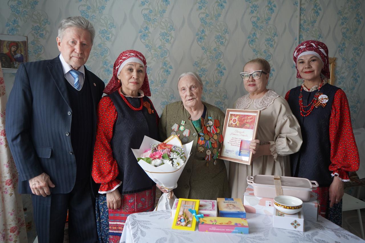 Национально-культурные объединения Якутии поздравили ветеранов в рамках акции «В гости к ветерану»