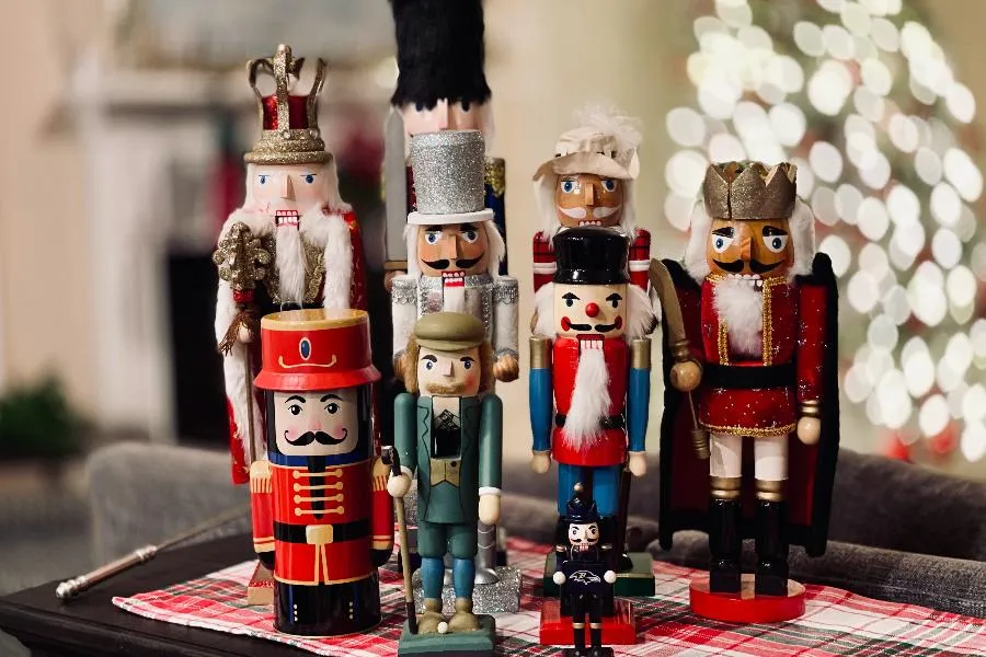 Узнать о том, как отмечали Рождество в дворянских семьях в России на рубеже XIX – XX веков, можно на выставке «Сладкий стол» | ФОТО Dylan McDonald on Unsplash