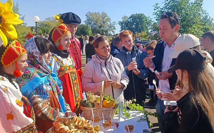 Студенты Донского политехнического колледжа стали участниками фестиваля «Донское варенье»