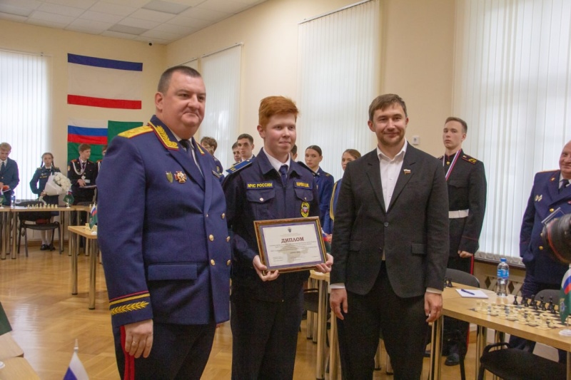 Турнир по шахматам: кадеты Крыма и мировой гроссмейстер Сергей Карякин