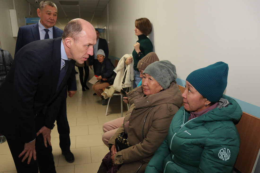 Олег Хорохордин в Онгудае проверил социальные объекты и провел прием граждан 