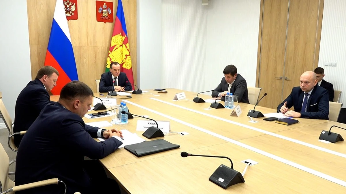 Кондратьев: нужно быть готовыми к таянию снега и предотвратить подтопления улиц