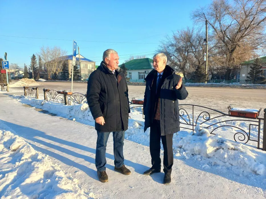 Алтайский вице-губернатор проверил помойки в Кулунде по мотивам прямой линии