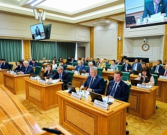 Глава Ханты-Мансийска Максим Ряшин на этой неделе работал в Совете Федерации в составе делегации Югры