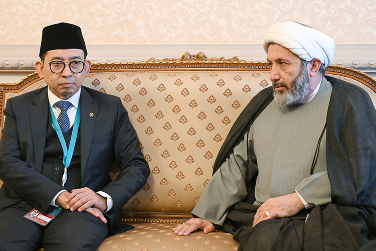 Фадли Зон подчеркнул, что они как совет министров по культуре должны работать не только над миром, но и сделать так, чтобы голоса не только большинства, но и меньшинства были услышаны