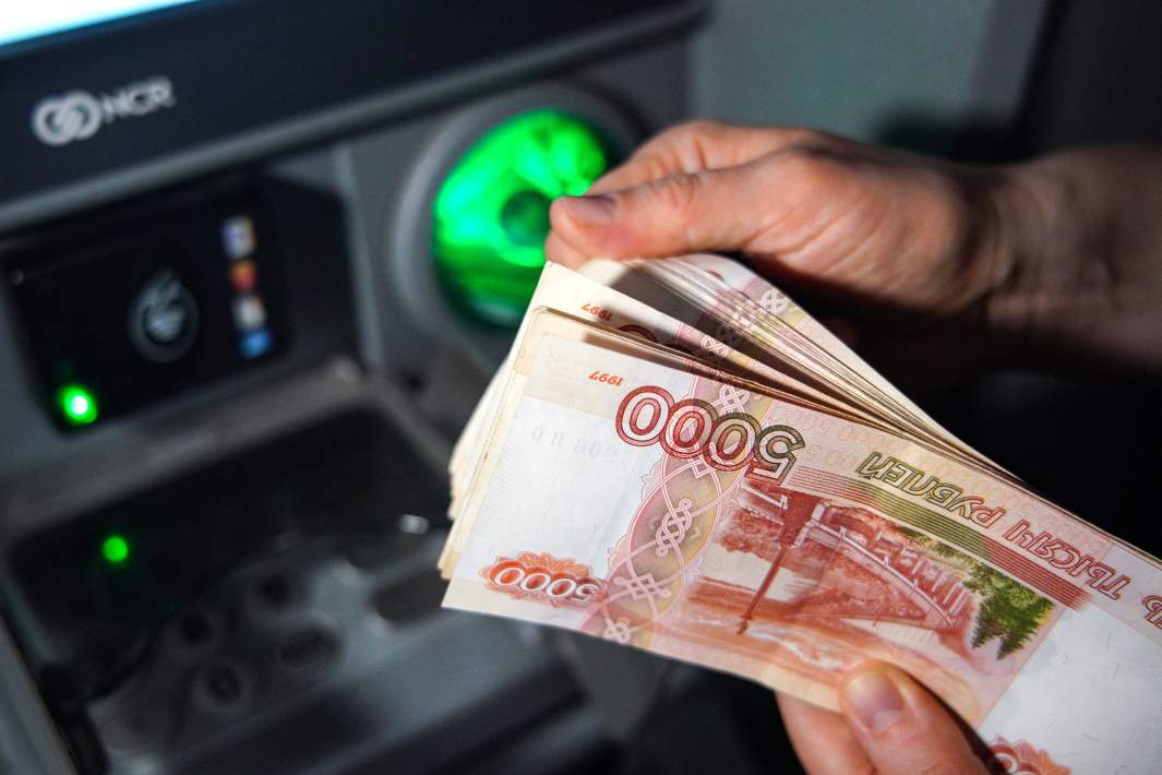 Экономия на путешествиях. Деньги и путешествия. Перемещение денег. Наличные денежные средства. Вояж с деньгами.