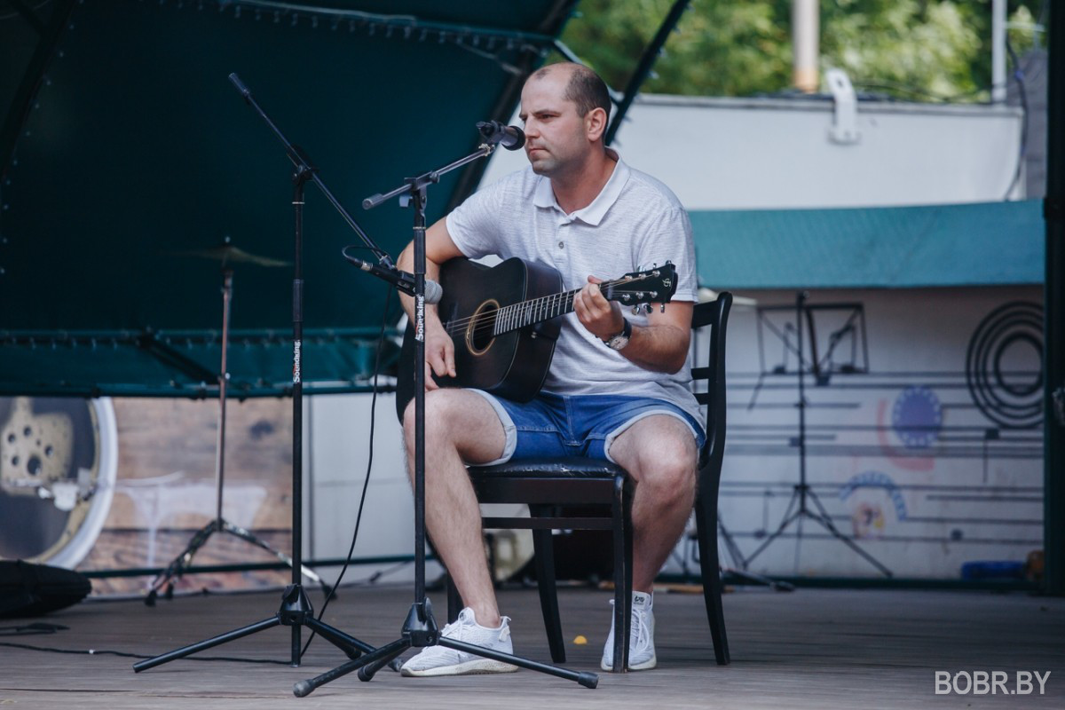 Пой гитарная струна. Иллюстрация к романсу. Рдк саранск афиша. Афиша соревнований. Инструментальный ансамбль фестиваль.