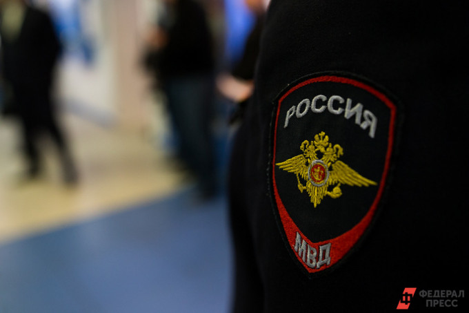 В свердловском МВД прокомментировали видео, на котором школьник жестоко избивает сверстников