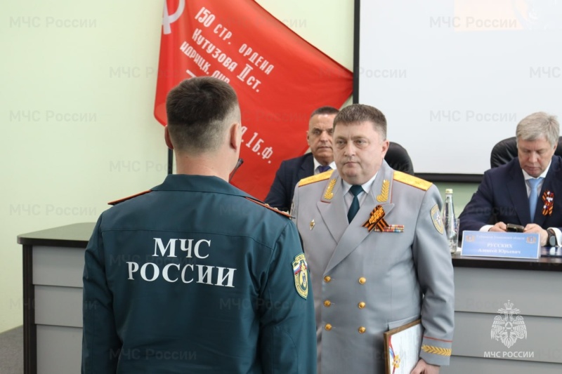 Сотрудников и ветеранов противопожарной службы региона поздравили с профессиональным праздником