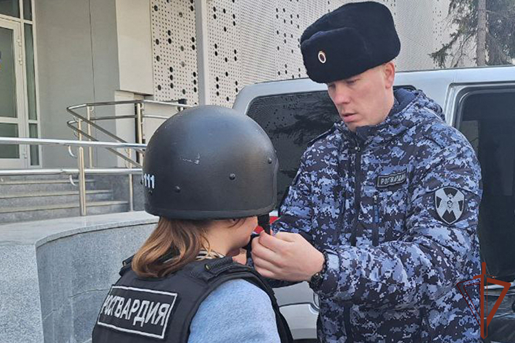 В преддверии Дня образования подразделений вневедомственной охраны Росгвардии прошли просветительские мероприятия на Урале