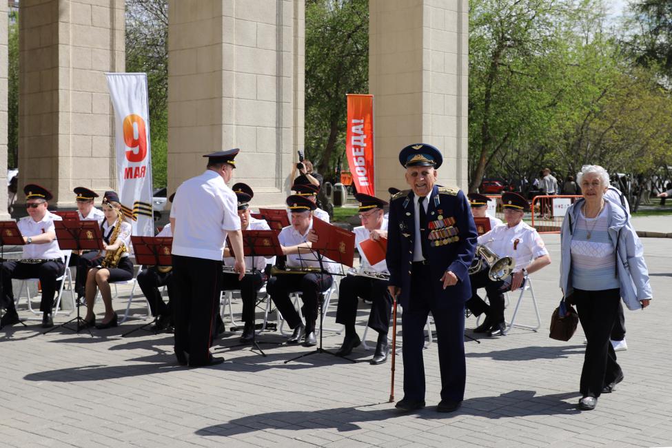 На площадке возле оперного театра, фото Александры Федотовой