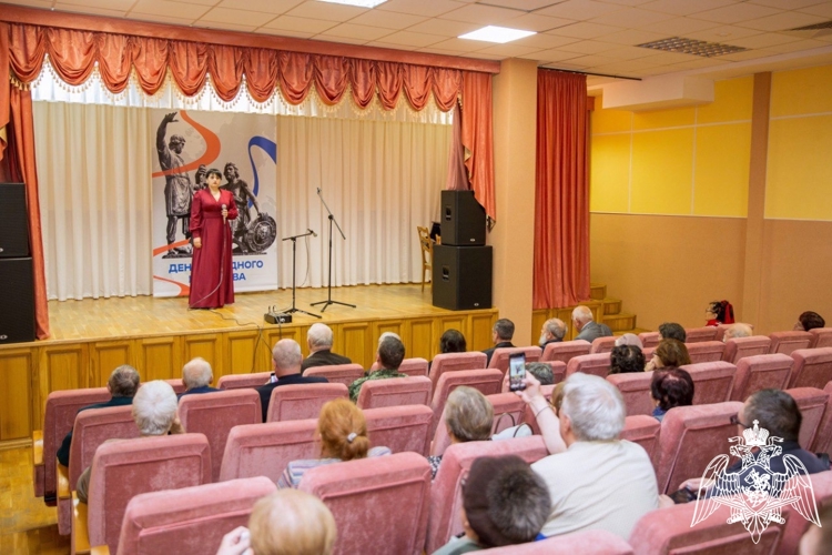 Офицеры СОБР «Белогор» Росгвардии почтили память погибших товарищей на вечере-реквиеме в Белгороде