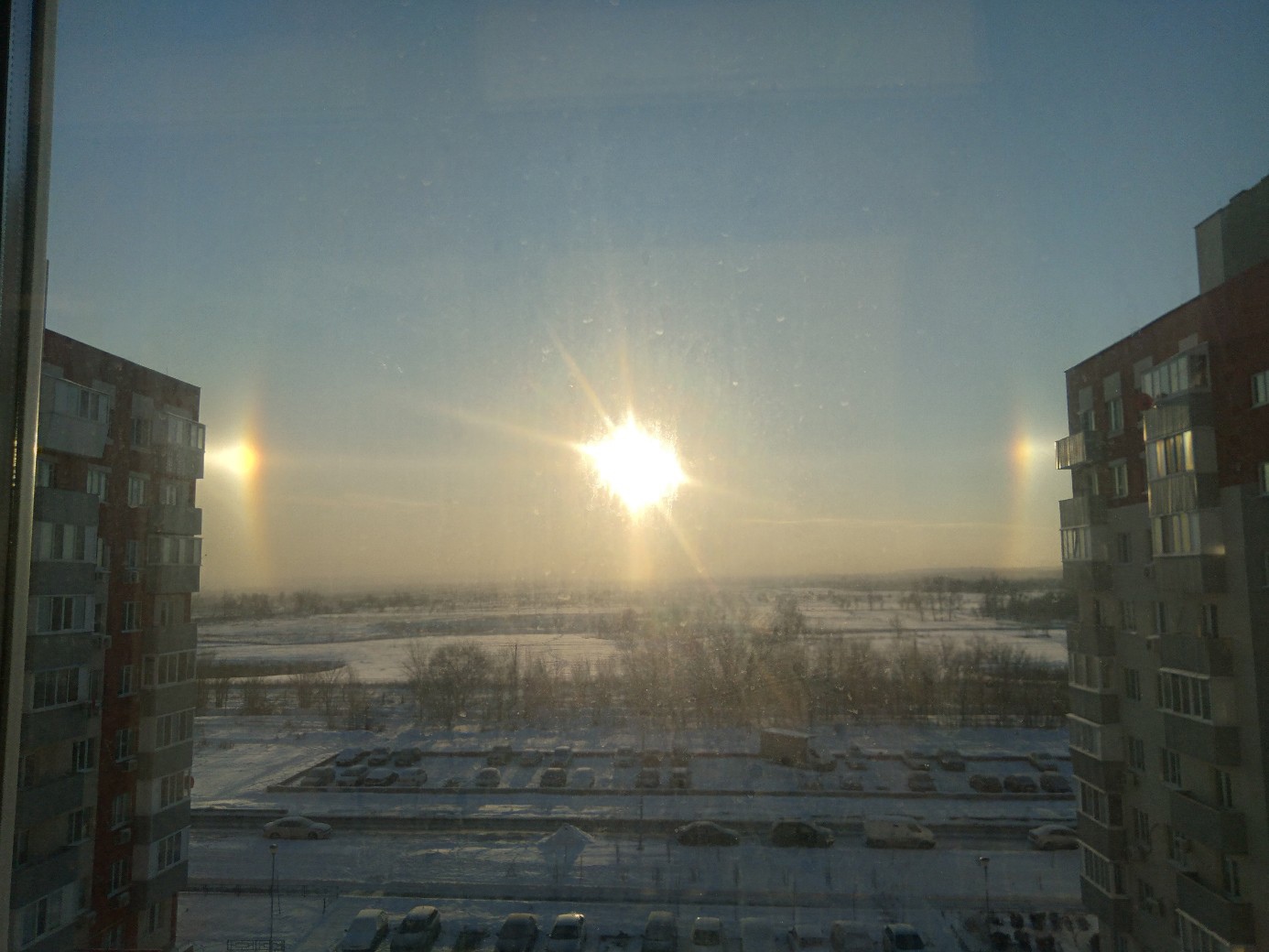 Дом поднимающегося солнца. Небо при восходе. Дом поднимающегося солнца. Красное солнце на закате восток. Раннее утро в деревне.