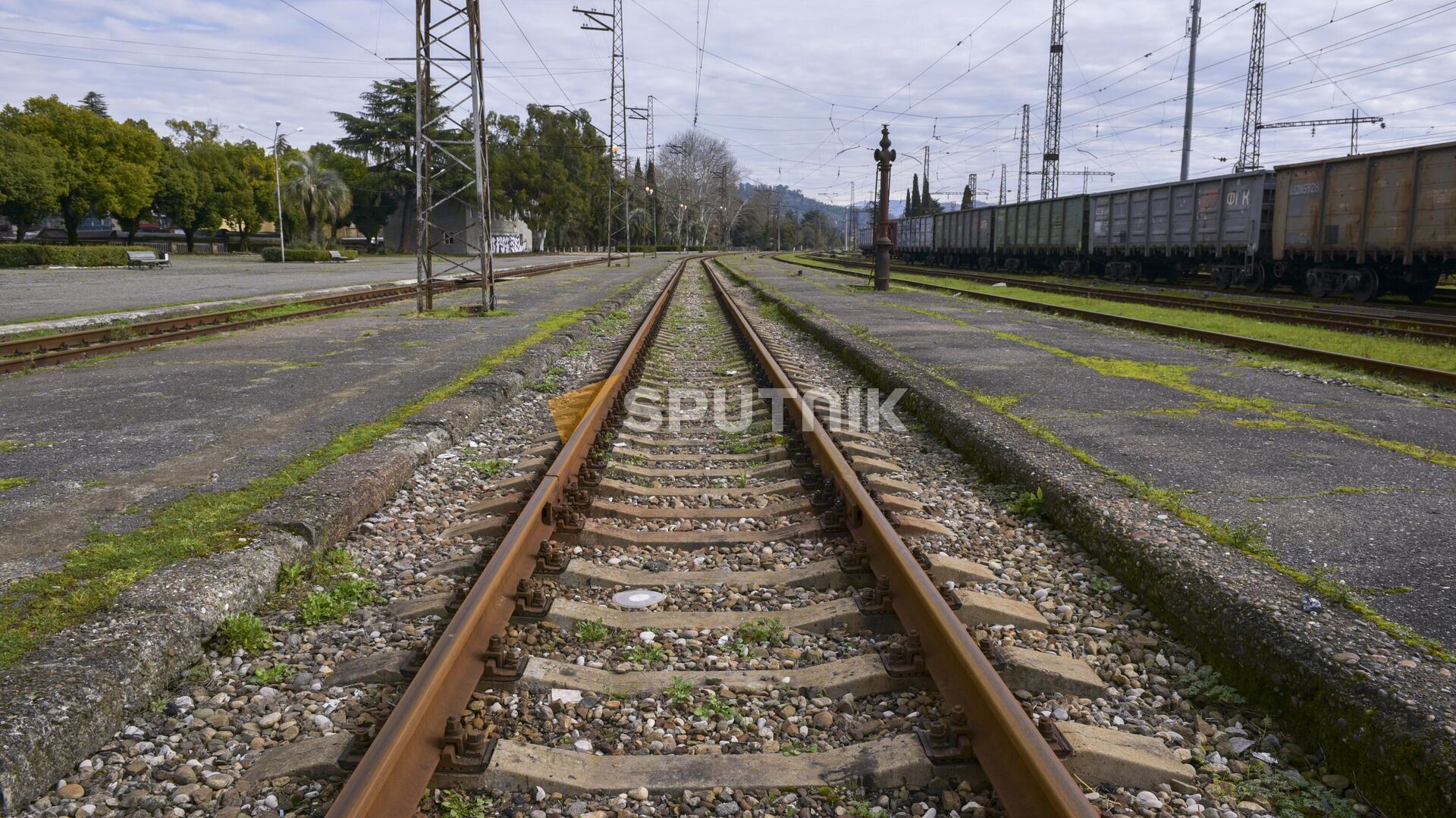 Железнодорожные пути - Sputnik Абхазия, 1920, 01.06.2023