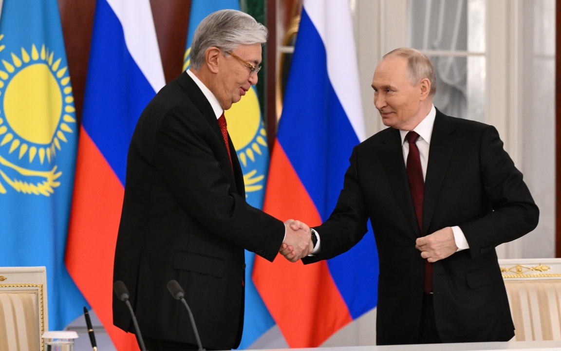 Путин подчеркнул важность Дня Победы для народов России и Казахстана