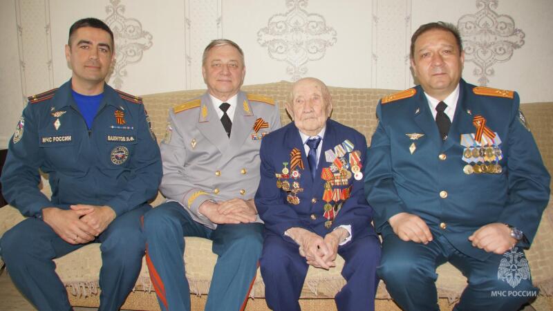 С Днем Победы поздравили ветерана Великой Отечественной войны Бикьяна Аптикаева