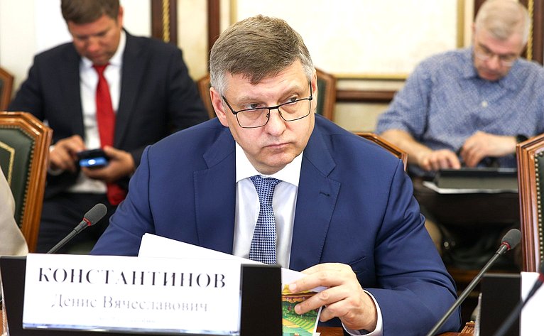 Круглый стол Комитета СФ по экономической политике совместно с Комитетом СФ по аграрно-продовольственной политике и природопользованию «Совершенствование механизмов поддержки развития виноградарства и виноделия в Российской Федерации»