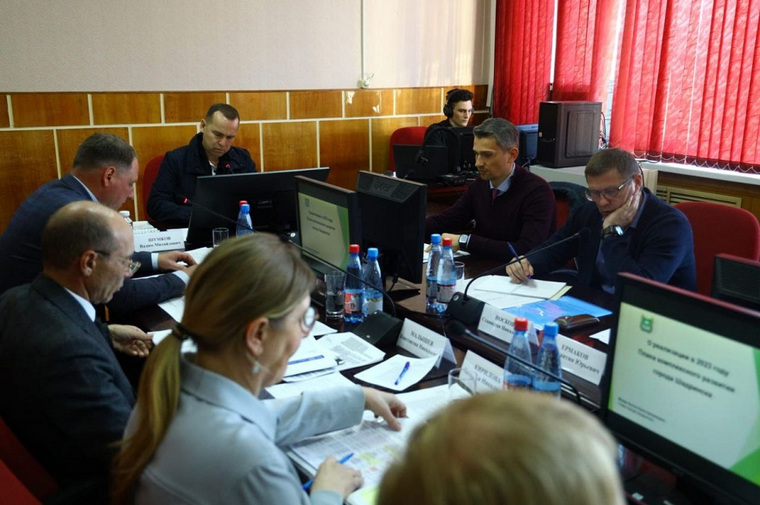В Шадринске прошло выездное заседание областного правительства по вопросам благоустройства города