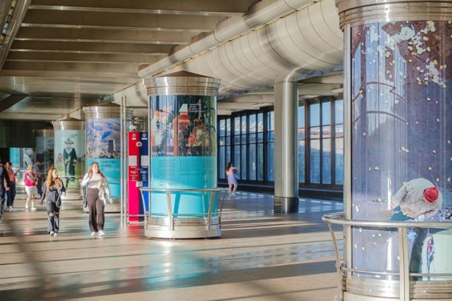 эскалатор выставка воробьевы горы. воробьевы горы москва музей. воробьевы горы москва музей. выставка в метро воробьевы горы. воробьевы горы метро экспонаты.