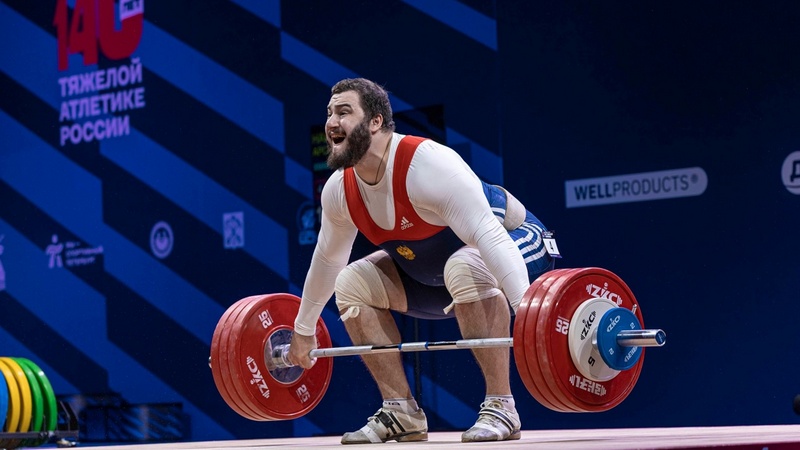 Тяжелоатлет из Сургутского района завоевал золотую медаль на чемпионате России