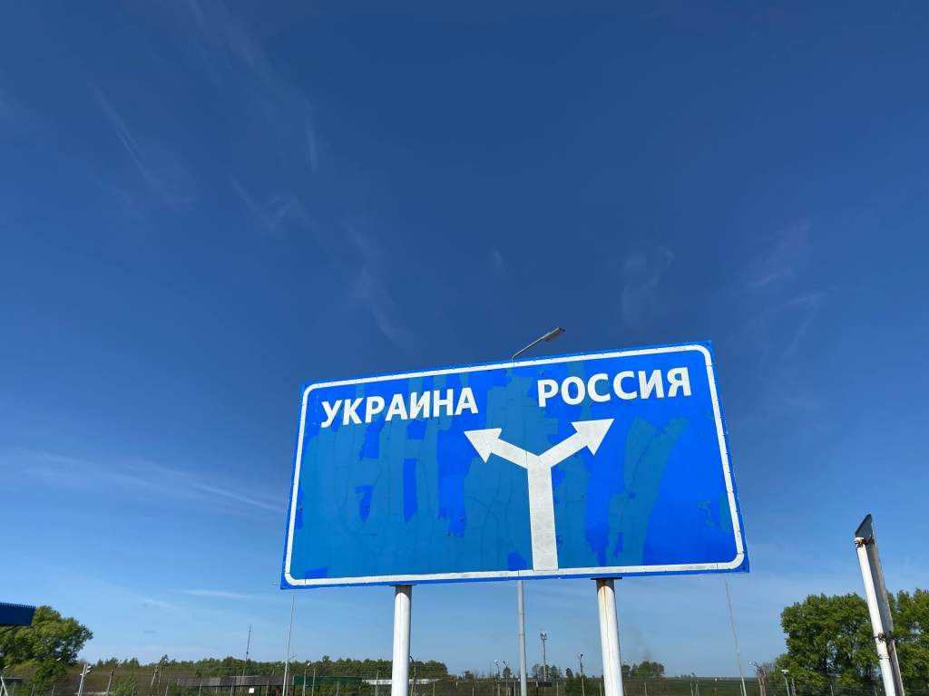 В Курской области мотоциклист упал, спасаясь от FPV-дрона