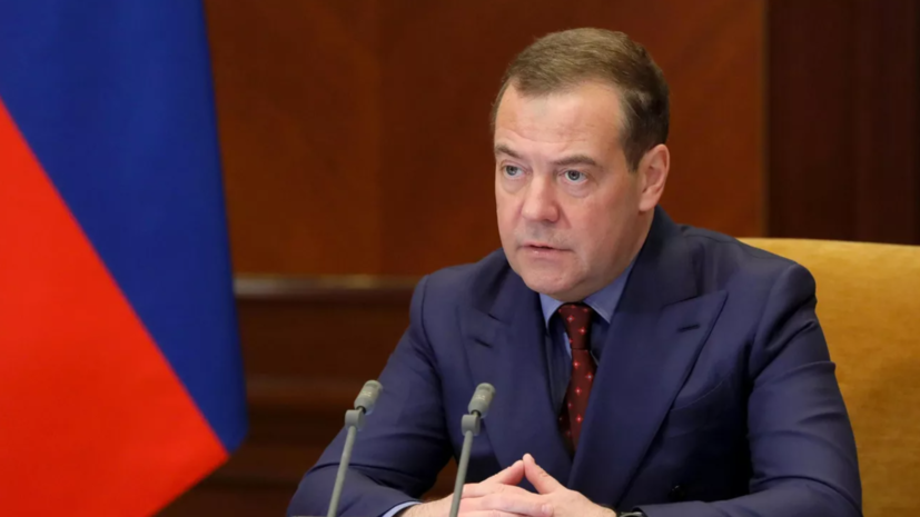 Медведев — об идее в Литве напасть на Калининград: моськи любят лаять на больших