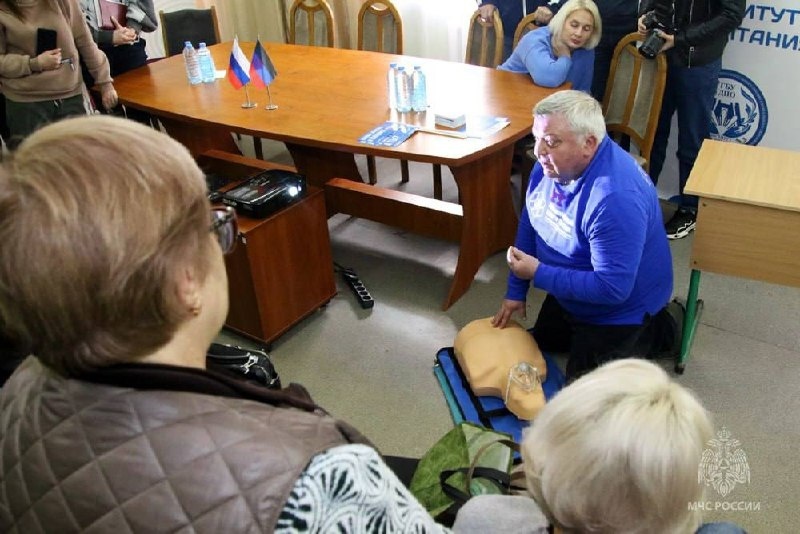 Жизненно важные уроки: волонтеры Национального центра проводят занятия в школах ДНР