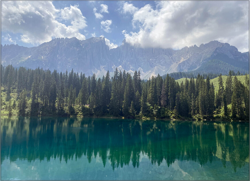 На стыке стран, касаясь поднебесья