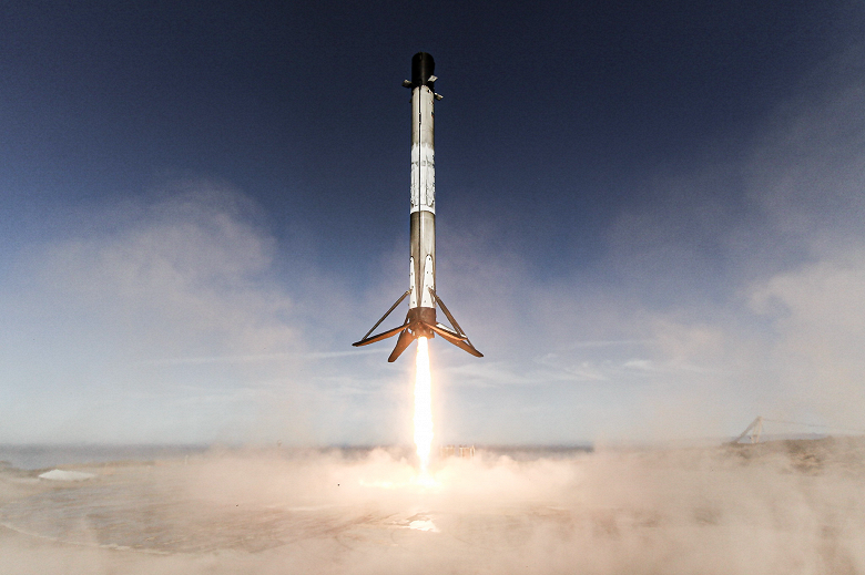 Последний полёт. SpaceX запустила ракету со спутником связи компании Eutelsat и решила не возвращать первую ступень Falcon 9 на Землю