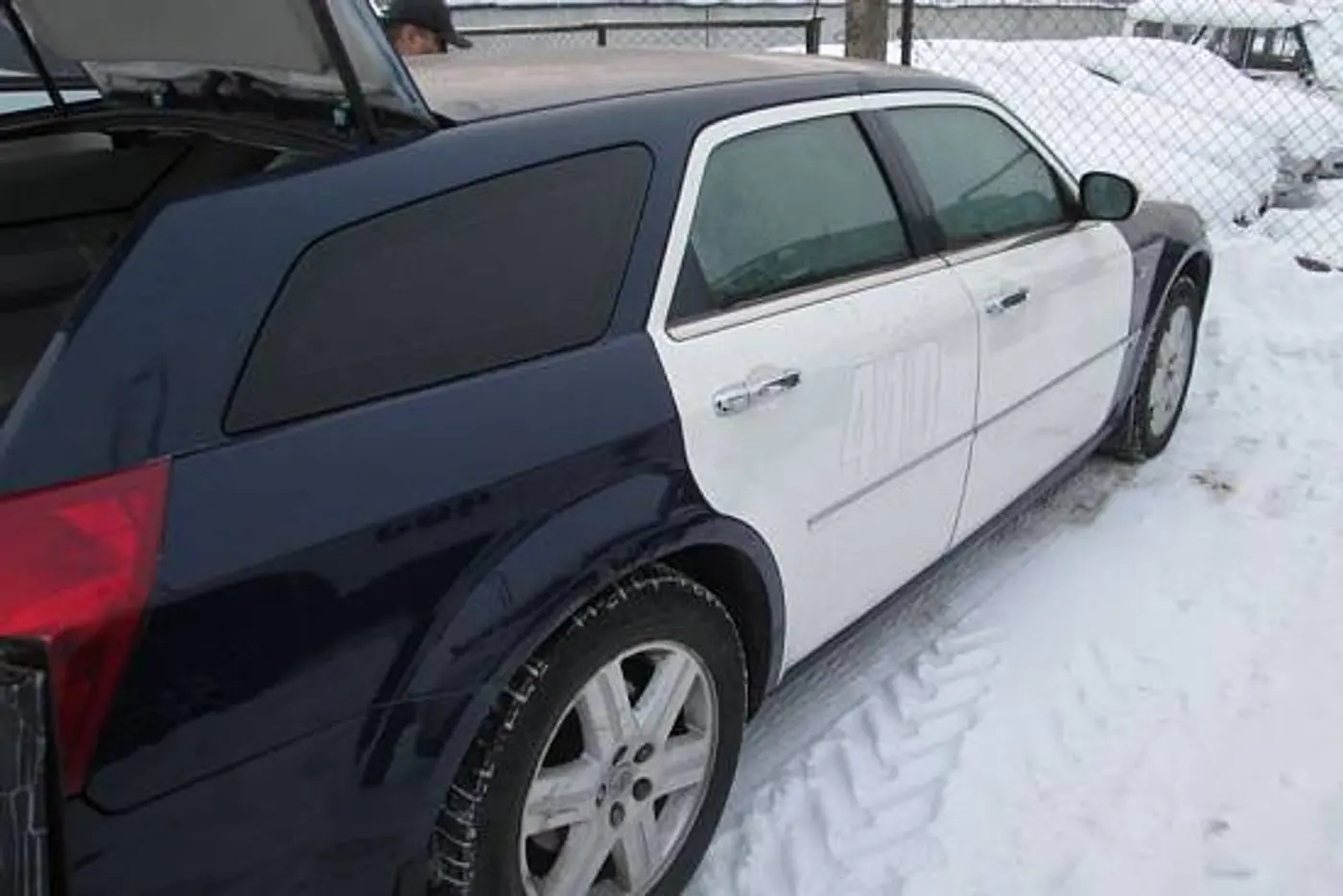 Chrysler 300С из автопарка ГАИ продают с аукциона. Сколько стоит?
