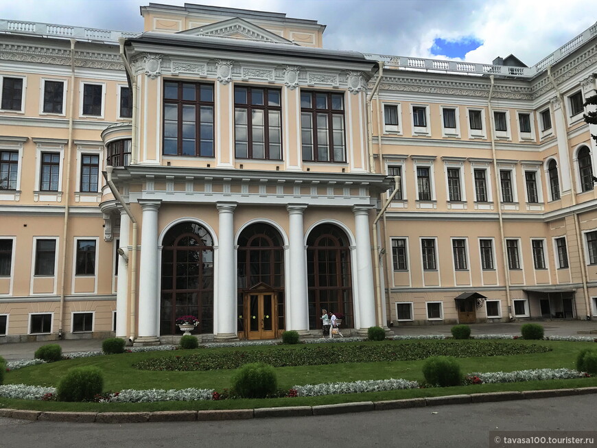 От Аничкова сада до улицы Росси